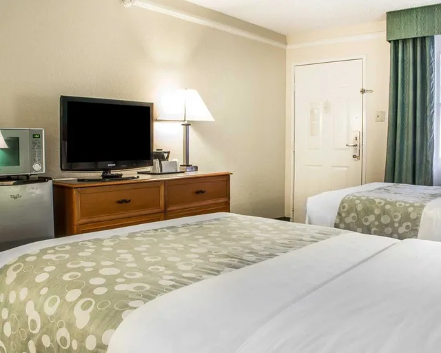 غرفة بسريرين مزدوجين لذوي الإعاقة، Quality Inn Tulsa Central 4/5