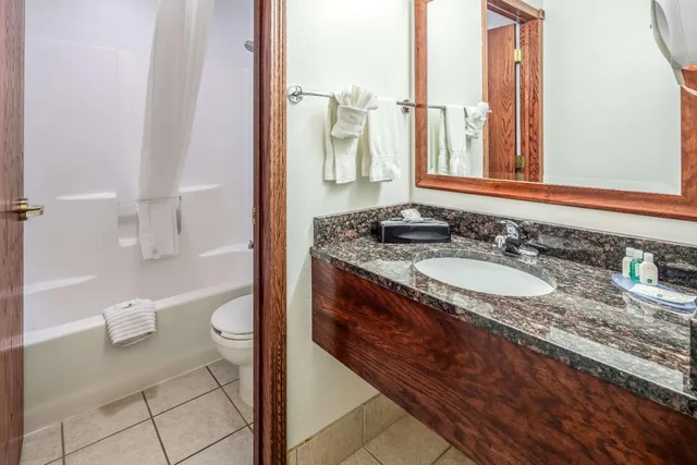 Economy, 2 Queen Beds, Quality Inn Keystone near Mount Rushmore 3/5