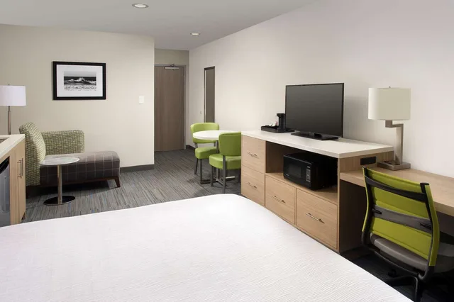 Room, King Bed, Accessible, Best Western Beachside Inn 3/4