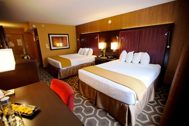 Standard, 2 Queen Beds, Accessible, Holiday Inn Express Hotel & Suites Vineland Millville 2/6