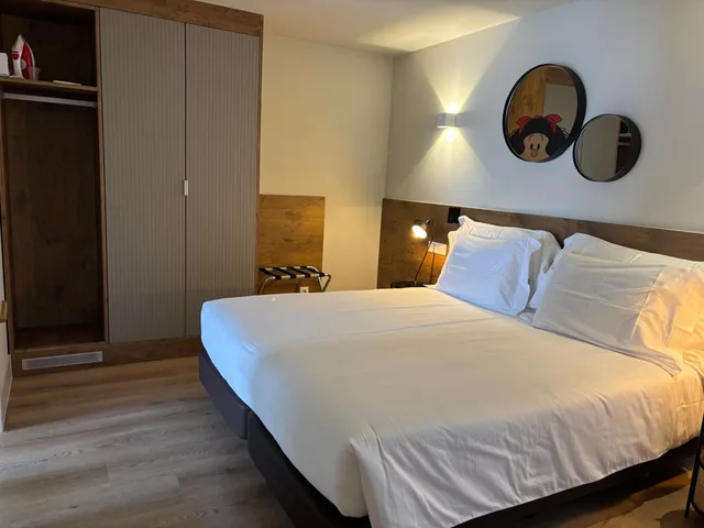 جناح ديلوكس، AZORES BOOK HOTEL 2/10