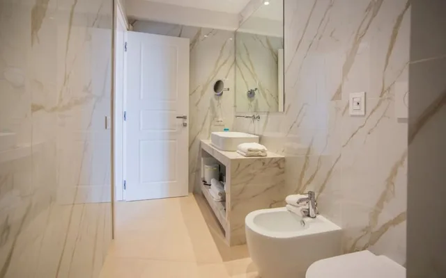 غرفة ديلوكس بسرير كينج بإطلالة على البحر، Pagoda Hotel Residence 3/3