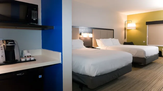 غرفة قياسية بسريرين كوين لذوي الإعاقة، Holiday Inn Express Suites Tampa East Ybor City 7/10