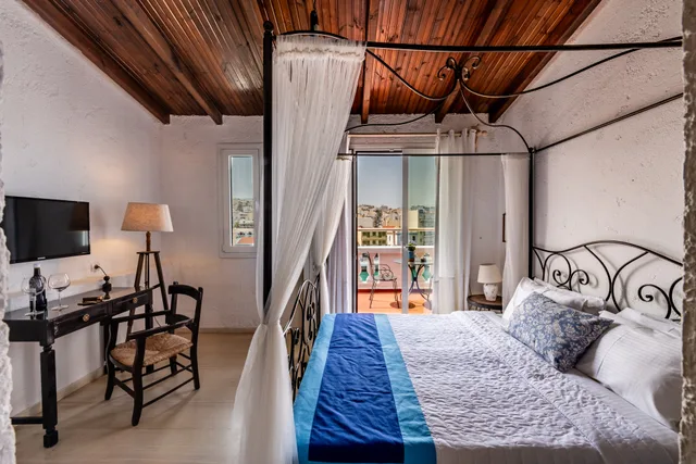 جناح شهر العسل بإطلالة على البحر، Porto Maltese Boutique Estate 1/3