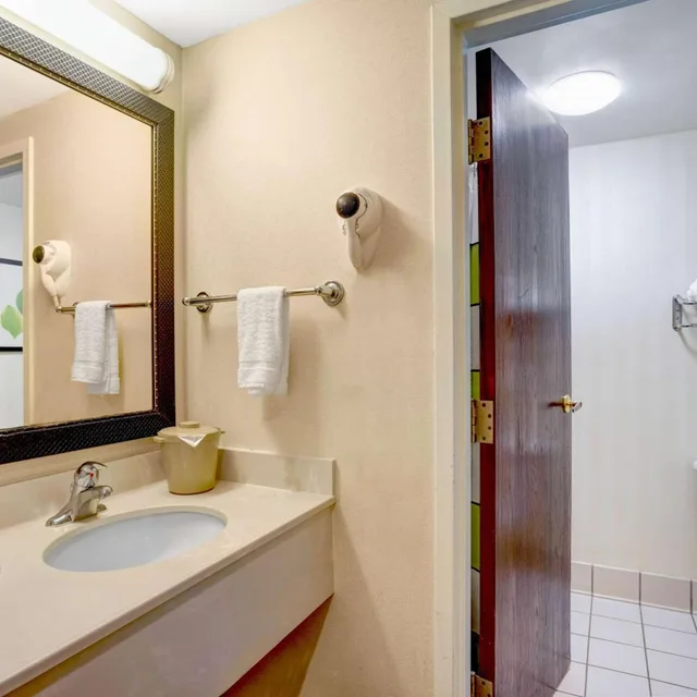 غرفة بسرير كينج لذوي الإعاقة، Motel6 Milford, CT 9/10