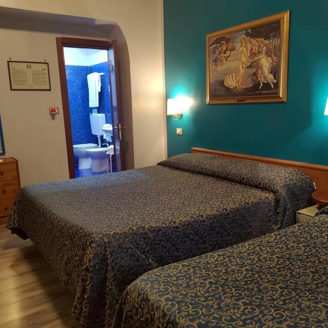 غرفة ثلاثية، Santa Croce 6/10