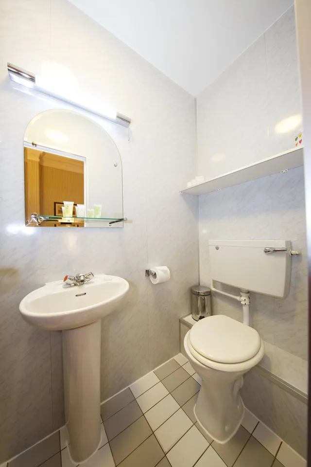 غرفة ثلاثية بثلاثة أسرّة، Regency House 5/7