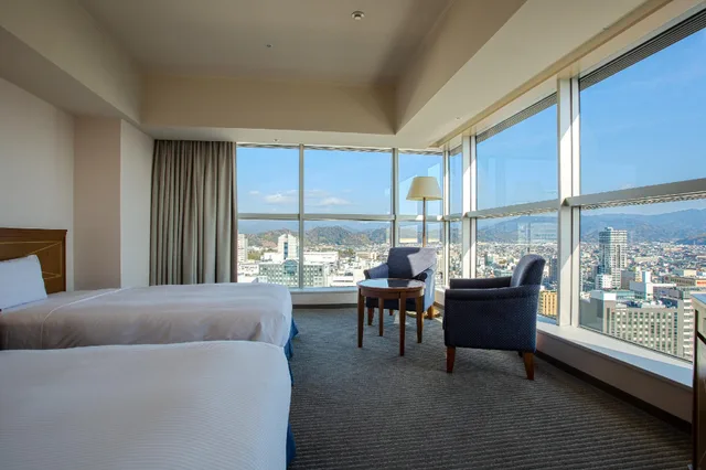 غرفة ديلوكس بانورامية ركنية بسريرين منفصلين بإطلالة، Hotel Grand Hills Shizuoka (ex Hotel Century Shizuoka) 1/1