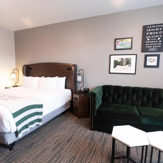 جناح بسرير كينج لذوي الإعاقة، Oxford Suites Paso Robles 4/7