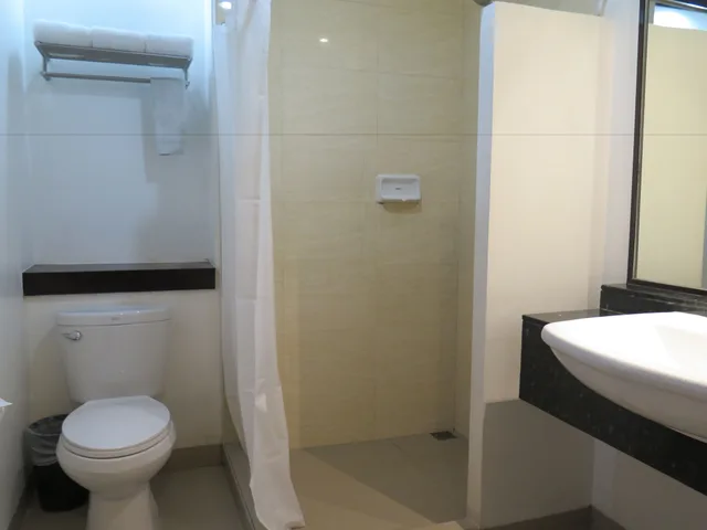 غرفة ديلوكس بثلاثة أسرّة، Circle Inn - Iloilo City Center 9/10