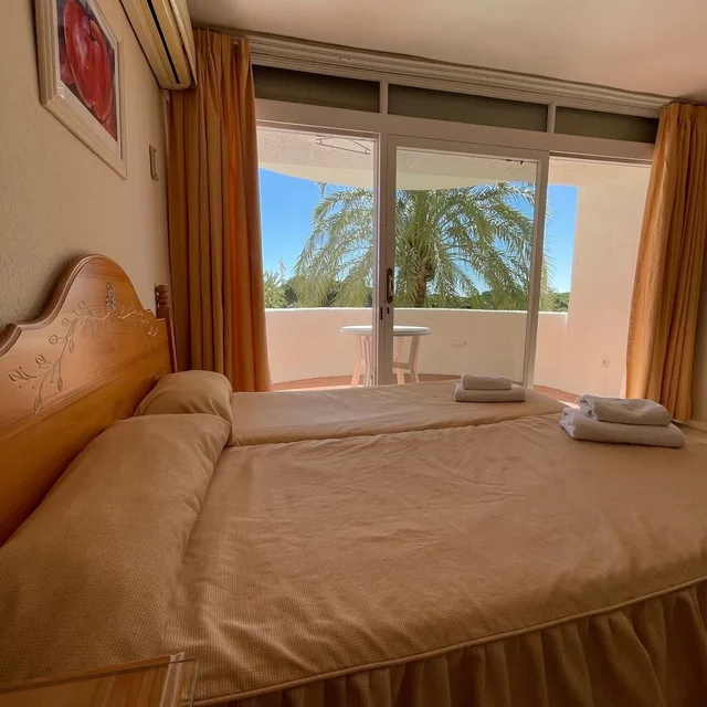 استوديو بسريرين منفصلين بشرفة، Apartamentos Coronado 2/8