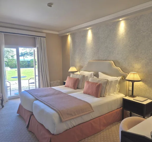 Deluxe, Double Bed, Side Sea View, Garden Access، Hotel Senhora Da Guia 2/10