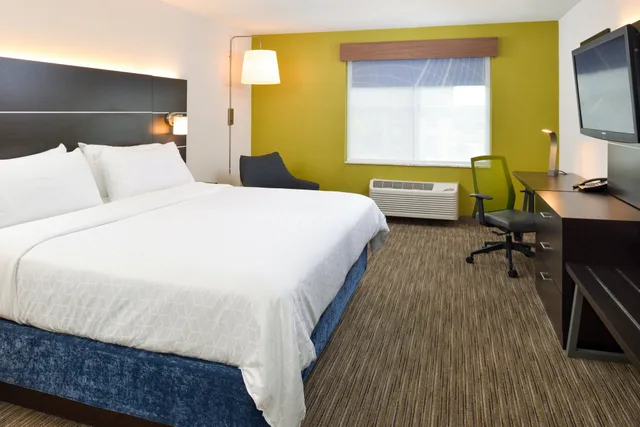 غرفة قياسية بسرير فردي، Holiday Inn Express Wixom 2/5