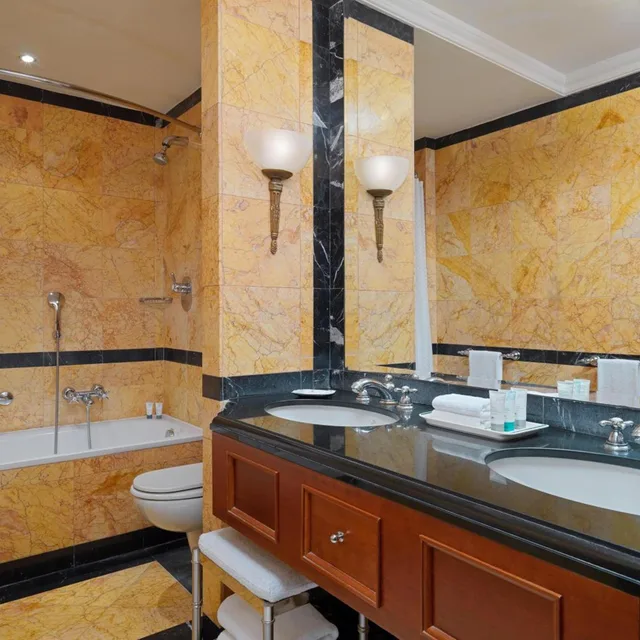 جناح غراند فاخر بسريرين منفصلين، The Westin Excelsior Roma 10/10