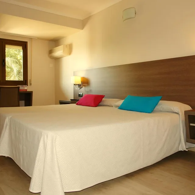 غرفة بسرير مزدوج، Hotel Avenida Plaza 4/10