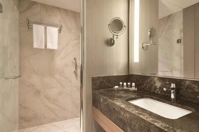 Tryp, Premium, Queen Bed، TRYP by Wyndham Istanbul Basin Ekspres 2/3