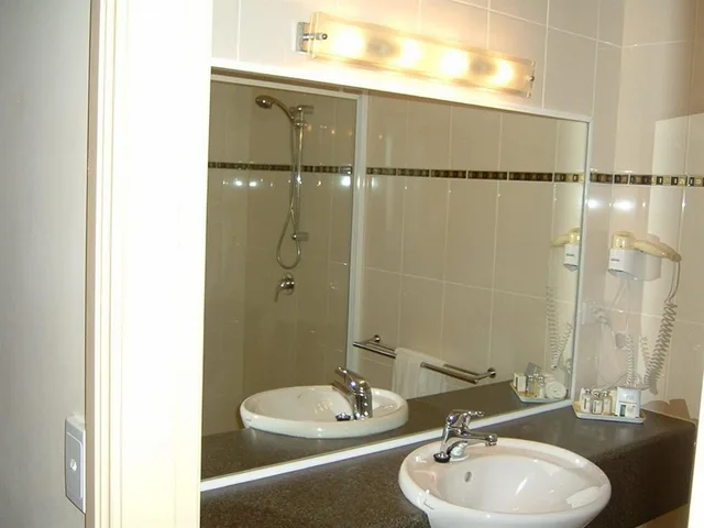 غرفة ديلوكس بسرير كوين بمطبخ صغير، Armidale Pines Motel 4/4