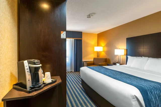 غرفة بسرير كينج، Comfort Inn St. Thomas 1/3