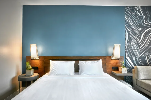 Room, 2 Queen Beds, Hyatt Regency Houston/Galleria 1/6