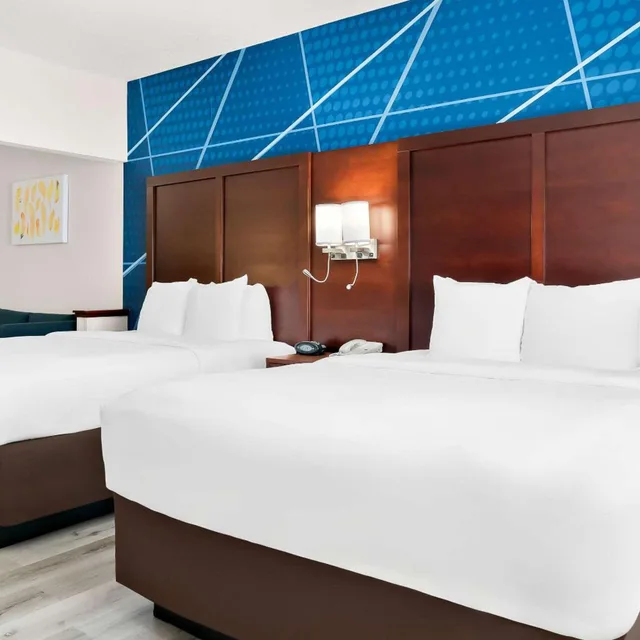جناح بسرير كوين، Holiday Inn Express & Suites Southfield - Detroit 4/6