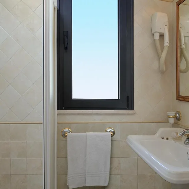غرفة بسرير مزدوج أو سريرين منفصلين، Hotel Bridge 8/10