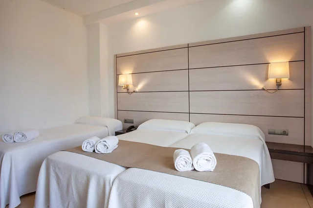 غرفة ثلاثية، Hotel Puchet Ibiza 7/9