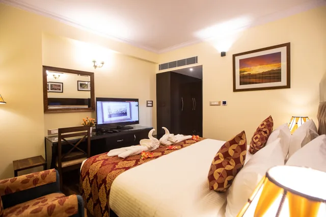 غرفة ديلوكس بسرير مزدوج بإطلالة على المدينة، Hotel Paramos Inn 3/4
