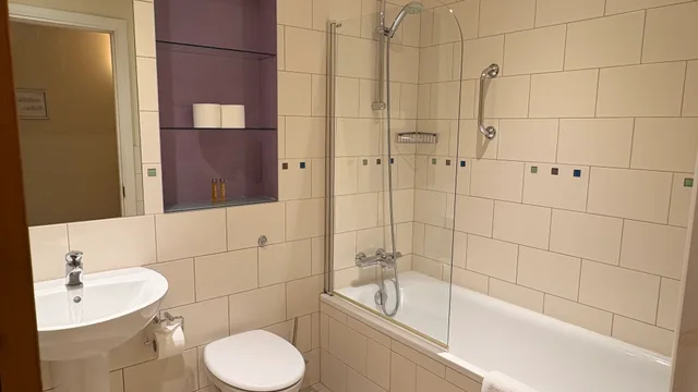 شقة بشرفة، Liberty Wharf Apartments 4/6