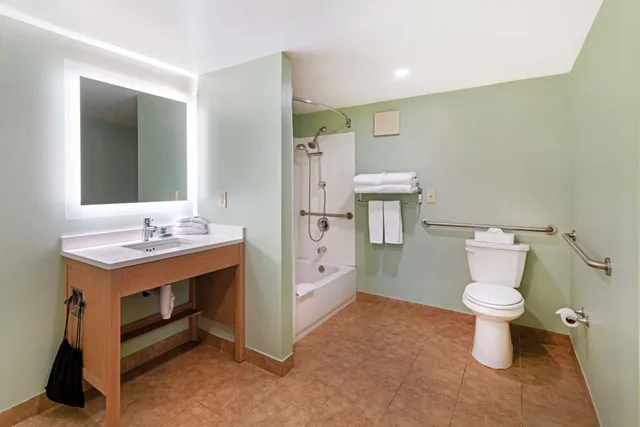 جناح بسريرين كوين لذوي الإعاقة، Best Western Inn & Suites Rutland-Killington 7/8