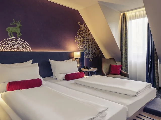 غرفة سوبيريور بسريرين منفصلين مع أريكة، Mercure Hotel Muenchen City Center 1/10