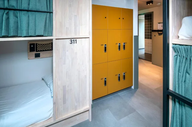 Mixed Dorm, 20 Beds، Amigo Hotel 7/7
