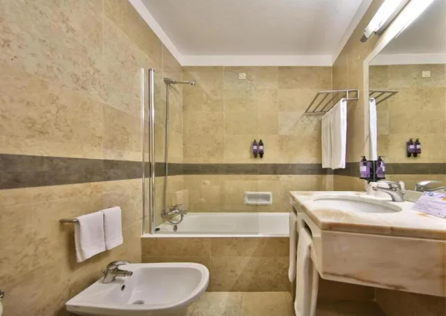 غرفة مزدوجة بإطلالة جزئية على البحر، Interpass VAU Hotel 2/2