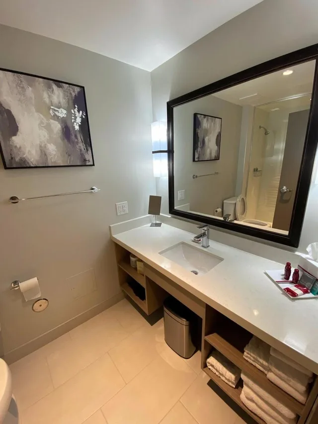غرفة بسرير كينج وسريرين كوين، Best Western Premier Prince Albert 10/10