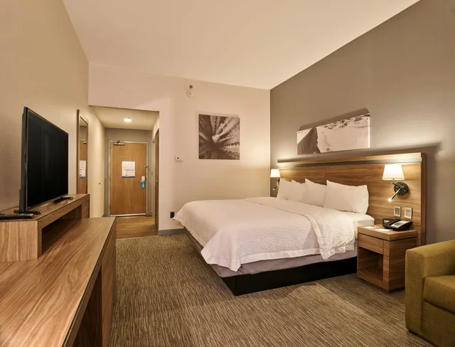 Study, King Bed، Hampton Inn by Hilton Ciudad Juarez 1/6
