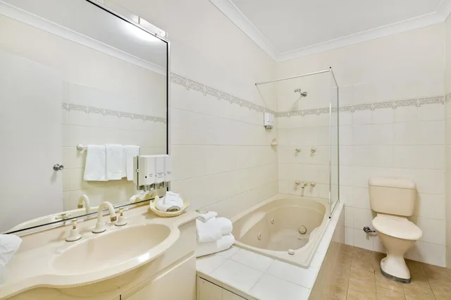 غرفة تنفيذية بسرير كوين، Comfort Inn Centrepoint 7/8