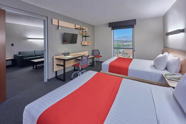 جناح بسريرين مزدوجين بغرفة نوم واحدة مع أريكة، City Express by Marriott Cananea 1/5