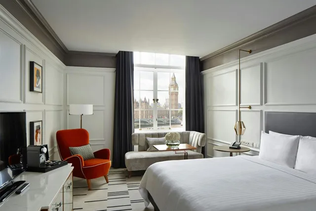 غرفة سوبيريور بسرير كينج بإطلالة، London Marriott County Hall 1/6