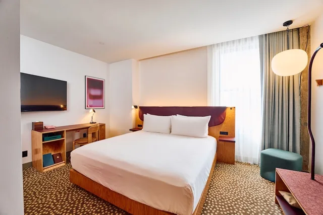 Renovated, King Bed، STILE Downtown Los Angeles by Kasa 1/6