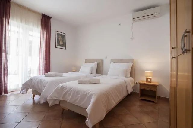 غرفة قياسية بسريرين منفصلين بحمام خاص، Apartments Djurasevic 2/5
