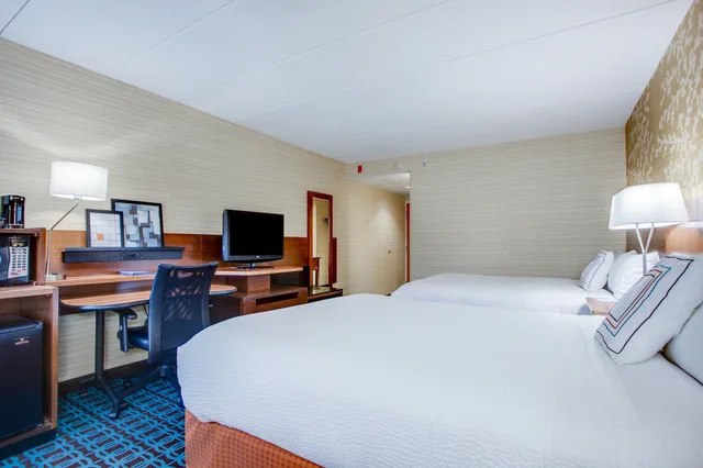 Room, 2 Queen Beds, Fairfield Inn Portsmouth Seacoast 3/5