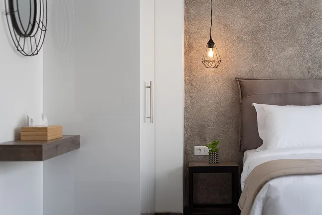 غرفة قياسية بسرير كوين، Athenian Spirit 5/8