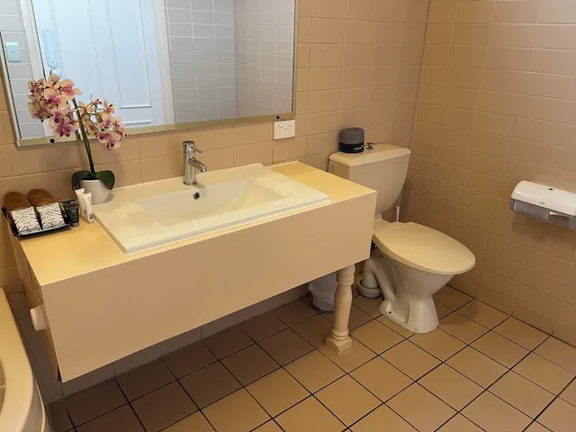 Spa, Queen Bed، Philadelphia Motor Inn 5/8