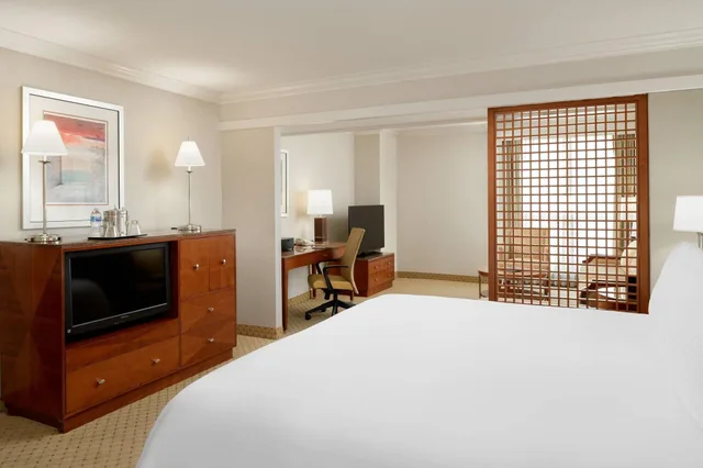 جناح جونيور لذوي الإعاقة، San Diego Marriott Gaslamp Quarter 2/4