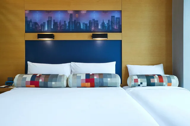 Chic, King Bed, River View، Aloft Gangnam Seoul 4/6