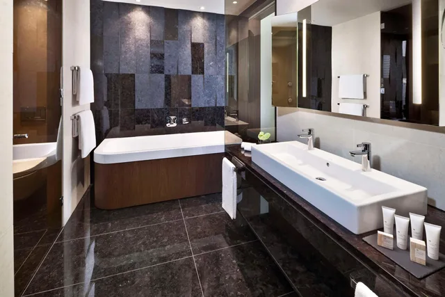 جناح، Melia Vienna 4/4