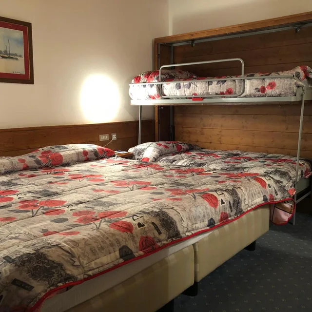 غرفة رباعية، Majoni Hotel 2/6