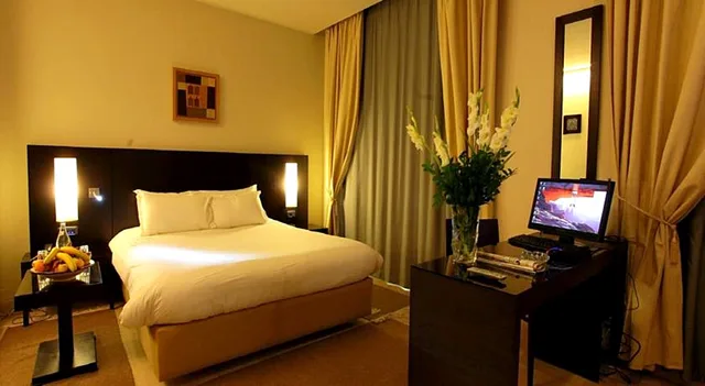 غرفة قياسية بسرير مزدوج، Ambassadeurs Hotel 1/1