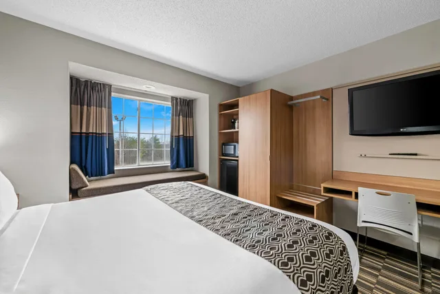 Deluxe, Studio, Suite, King Bed, Microtel Inn & Suites by Wyndham Statesville 2/7