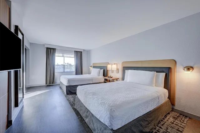 جناح كبير بسريرين كوين، Homewood Suites By Hilton Anaheim-Main Gate Area 4/10