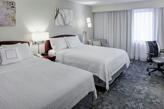 Room, Multiple Beds، Courtyard Wichita East 1/1
